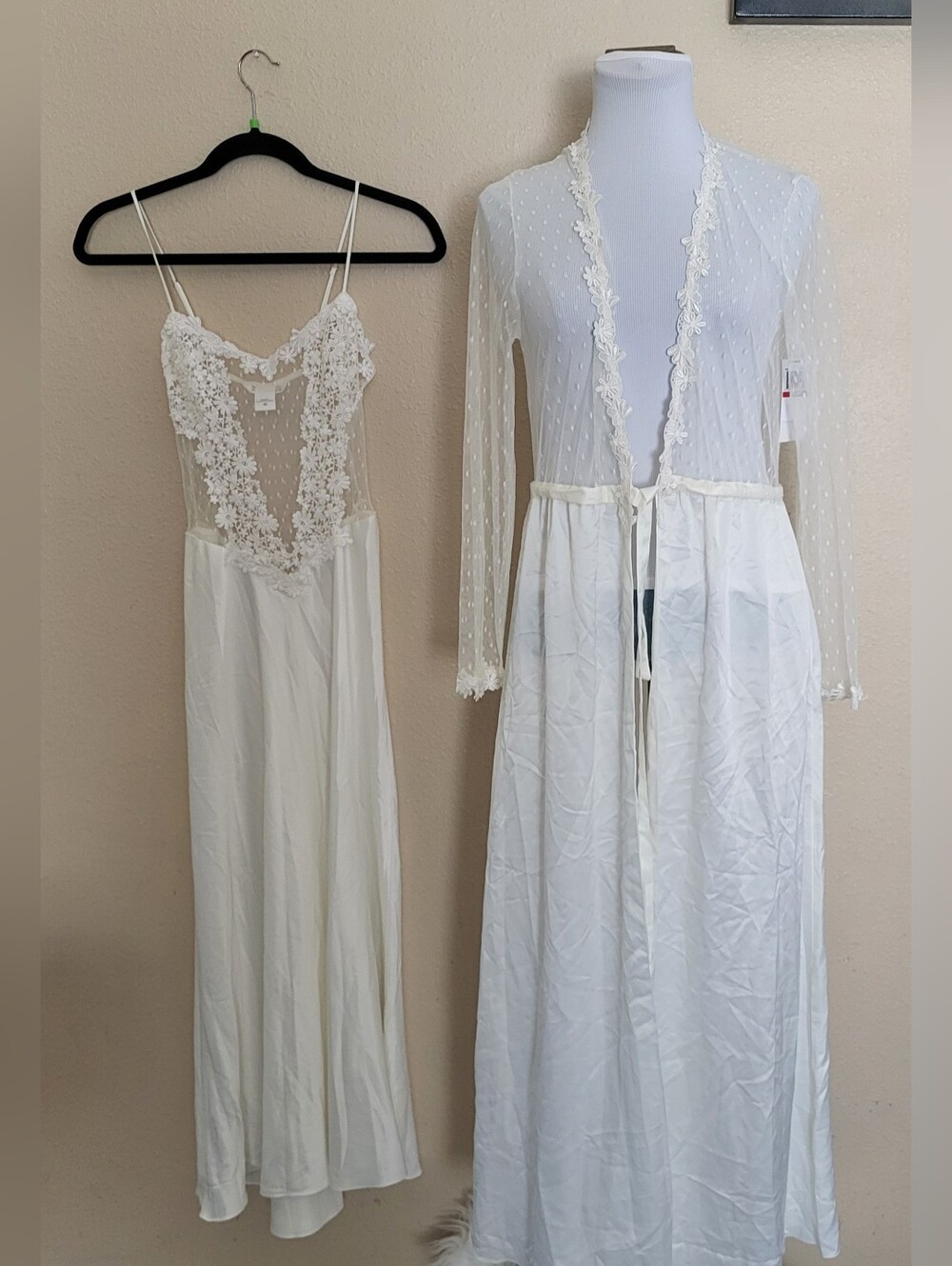 Flora Nikrooz Flora Nikrooz Ivory Showstopper Night Gown And Robe